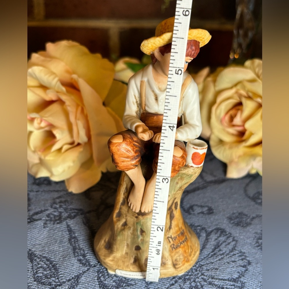 Norman Rockwell porcelain “Summertime 1933” size 6”x 2 1/2” excellent condition - Picture 7 of 8